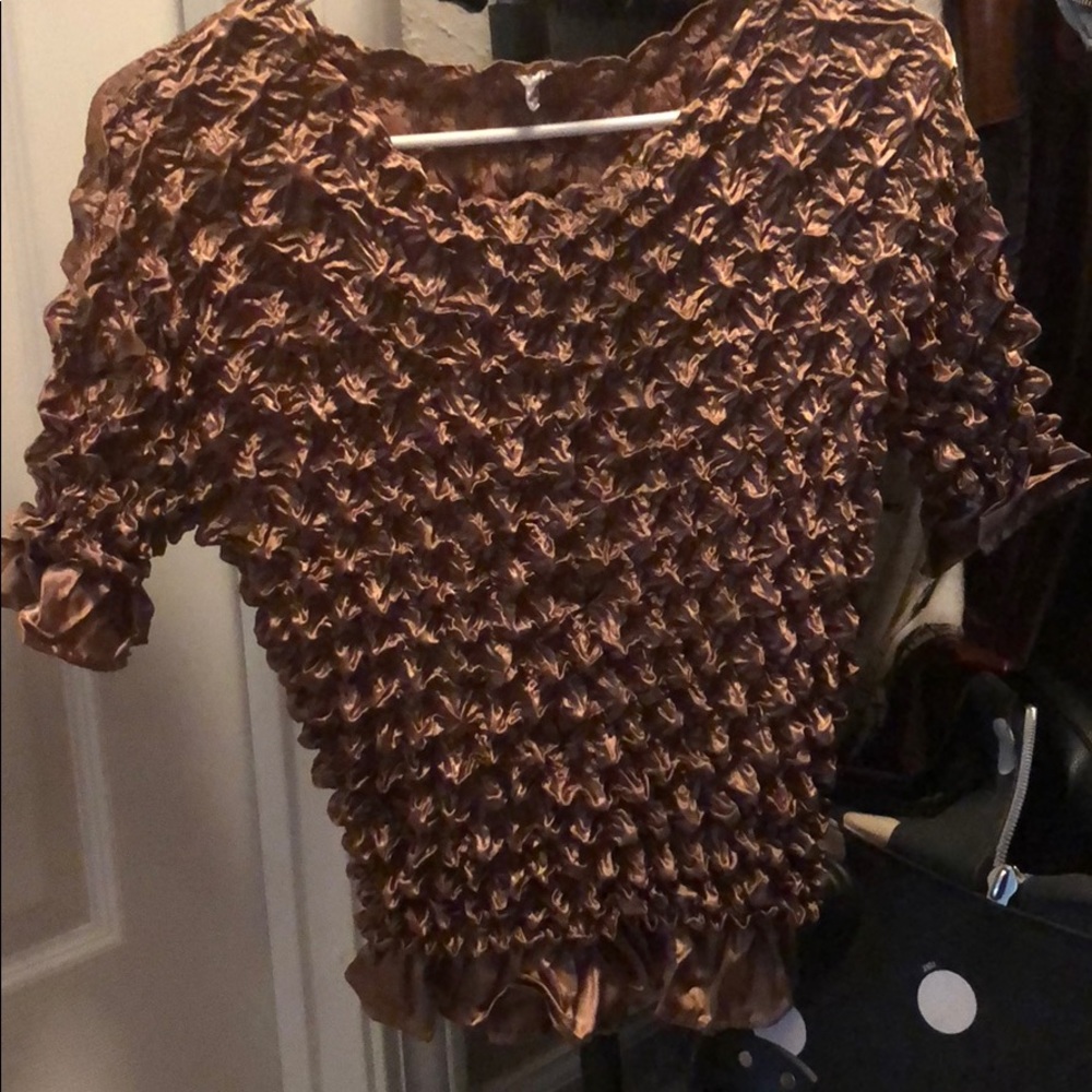 Blouse off the shoulder